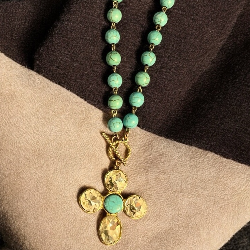 Beautiful Turquoise with Cross Pendant Necklace